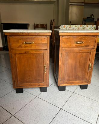 Coppia di comodini vintage