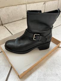 Stivaletto donna in pelle nero