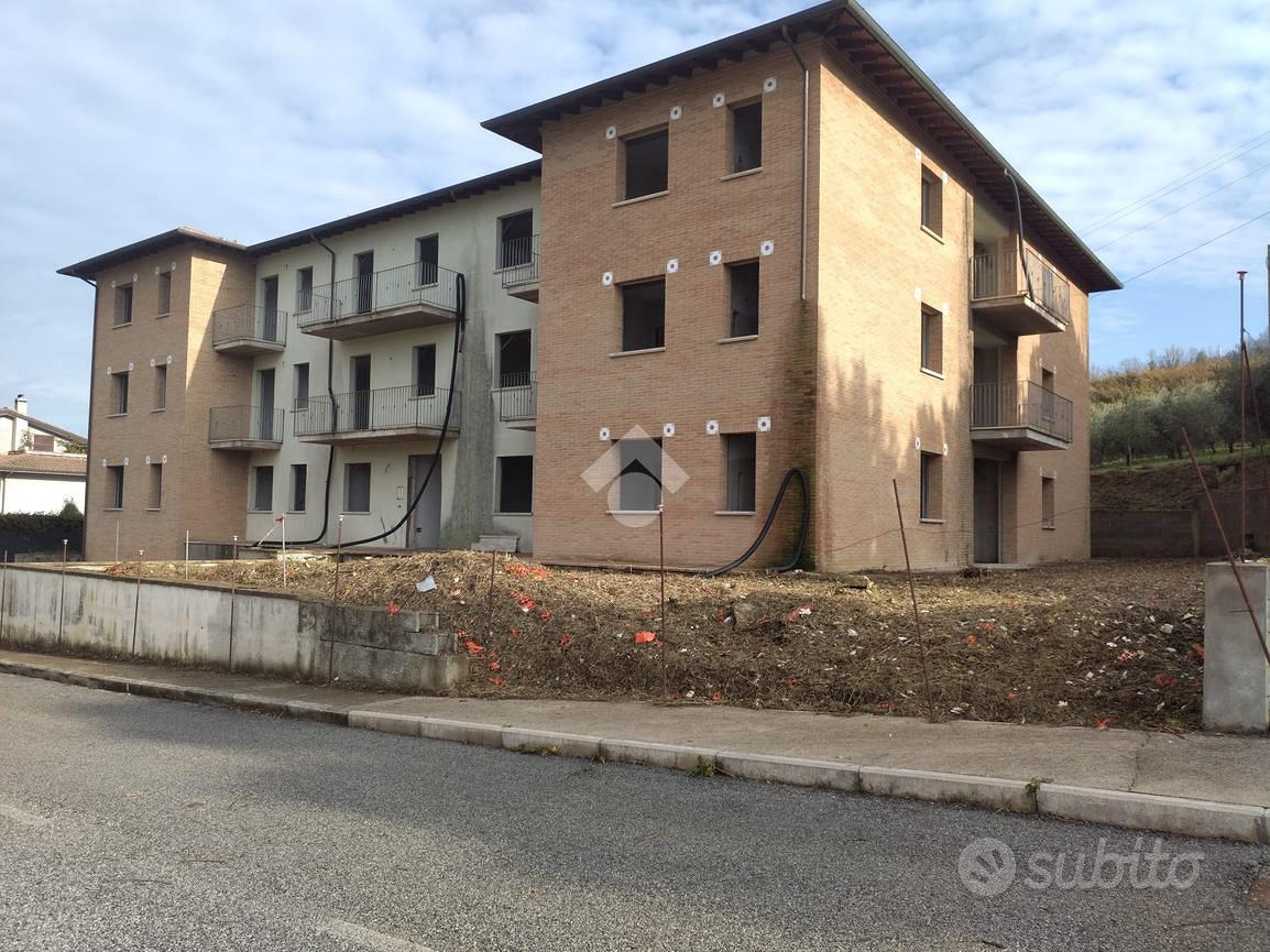 4 LOCALI A DERUTA - Vista 2