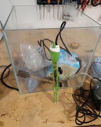 acquario cubo 30 litri