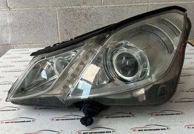 Faro / Fanale sinistro Bi-Xeno Mercedes Classe E C