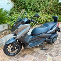 Yamaha X-Max 250