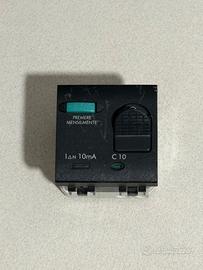 BTicino L4305/10 Interruttore Magnetotermico salva