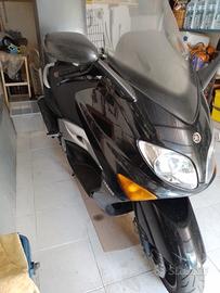 Yamaha T Max - 2005