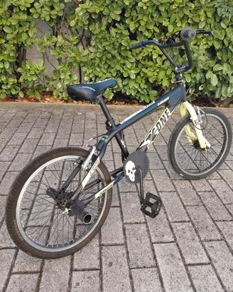 bicicletta BMX