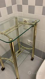 Carrello/mobile con ruote