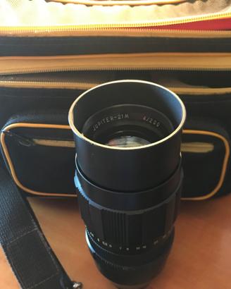 Obiettivo pe reflex e macchina fotografica