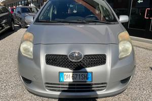 Toyota Yaris 1.0 3 porte Sol