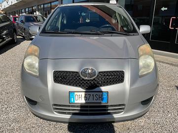 Toyota Yaris 1.0 3 porte Sol