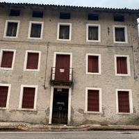 Casa centro storico in frazione