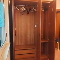 Armadio legno massello con cassettiera interna