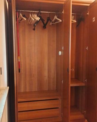 Armadio profili legno massello cassettiera interna