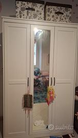 Armadio scaffali e scrivania