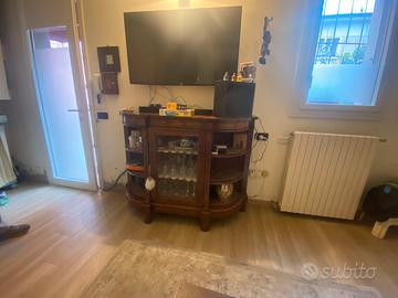 Servente / Vetrinetta bassa con vetri e angoli lat