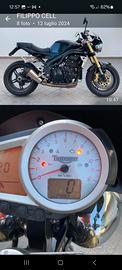  moto triumph  1050  