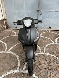 Piaggio Liberty 50 i-get - Total Black