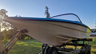 Motoscafo - barca con carrello