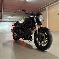 Ducati Monster 695 Dark