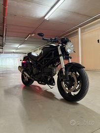Ducati Monster 695 Dark