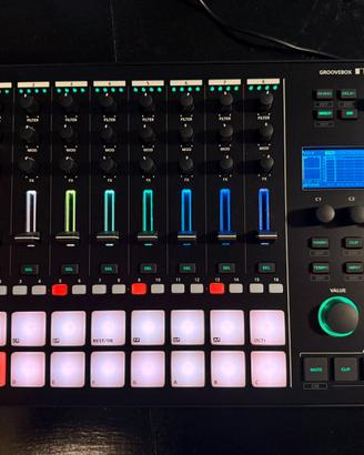 Roland groovebox MC 707