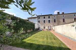 CASA INDIPENDENTE A ACQUANEGRA SUL CHIESE