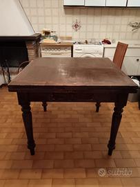Tavolo romagnolo antico in legno allungabile