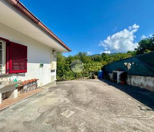 VILLA SINGOLA A SANTA MARINA