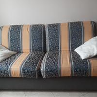 Divano letto ad una piazza con puff