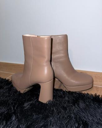 STIVALETTO BASSO TACCO LARGO