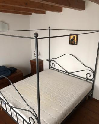 Letto baldacchino