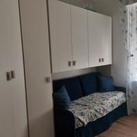 Cameretta colore pino chiaro e bianco latte