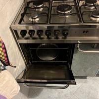 Cucina a gas 5 fuochi con forno