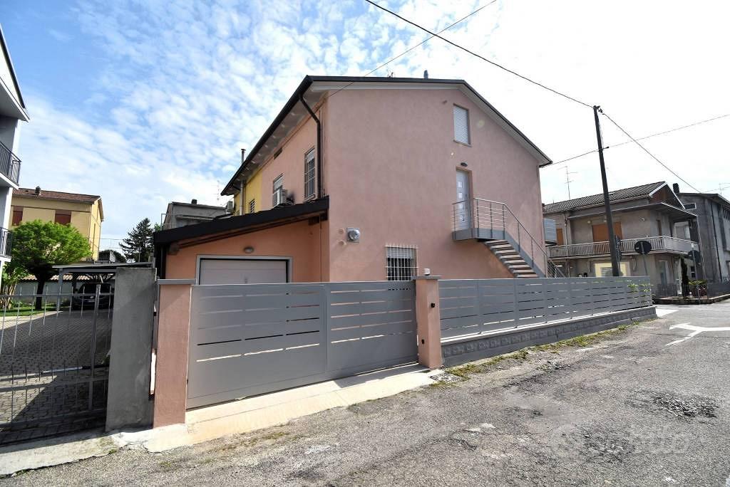 Villa di 207 m² con 5 locali e box auto a Guastall - Vista 3