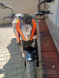 moto Duke 125