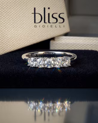 Anello Riviera Bliss in Oro e diamanti