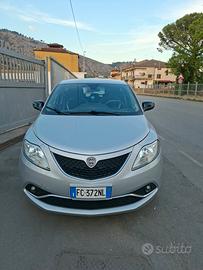 Lancia Ypsilon ecochic GPL casa madre