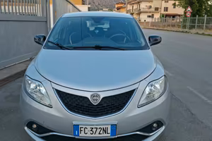 Lancia Ypsilon ecochic GPL casa madre