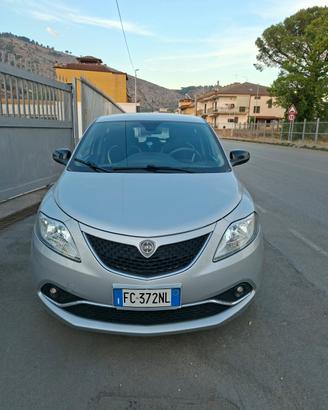 Lancia Ypsilon ecochic GPL casa madre