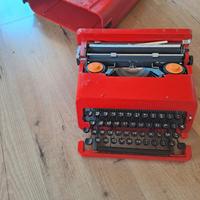 Macchina da scrivere Olivetti Valentine