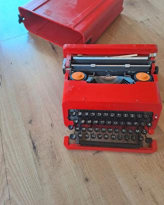 Macchina da scrivere Olivetti Valentine