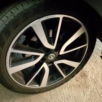 cerchi in lega 19 Nissan e gomme