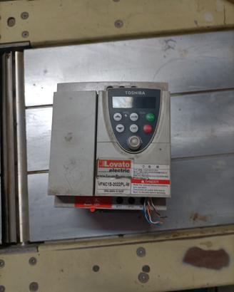 Inverter TOSHIBA VFNC1S-2022P-W 1PH-200V2.2kw