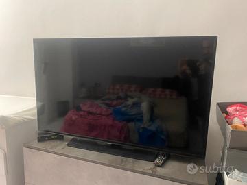 TV Samsung 48" Full HD Nero