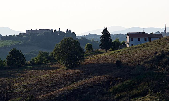 Azienda agricola con casale e terreno di 28,5 Ha