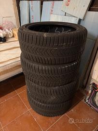 Pirelli Sottozero 3 - 235/45 R18 94V