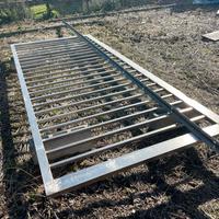 Cancello scorrevole in acciaio 352x150 con guida