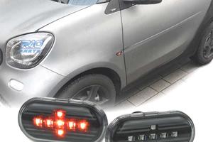 FRECCIE LATERALI PER SMART FORTWO 453 14- LED NERO