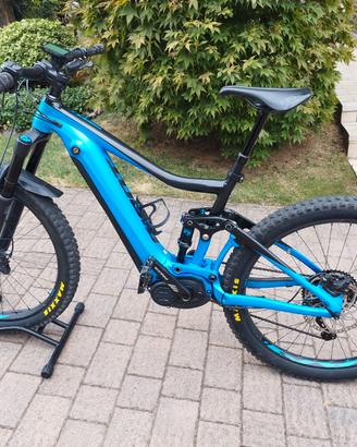 Mountain bike giant