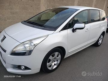 PEUGEOT 5008 1.6 HDi 112CV Business (82 kw)
