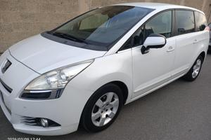 PEUGEOT 5008 1.6 HDi 112CV Business (82 kw)
